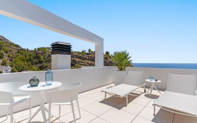 Contemporary Mediterranean Villa with Panoramic Sea Views